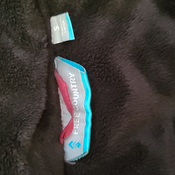 Free Country puffer coat w removable zipper fur hoodie maroon color size small - Picture 11 of 12